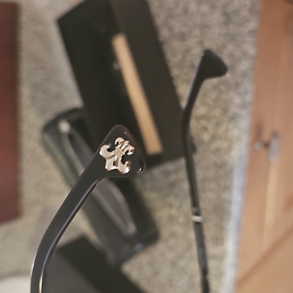 Sunglasses - Picture 5 of 7